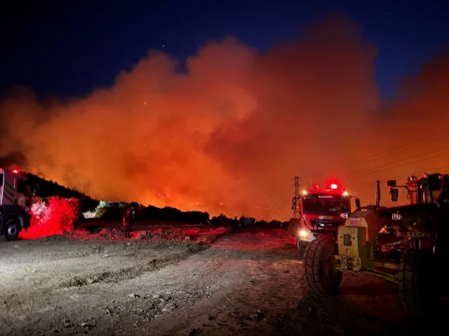 Balıkesir'in Kalbinde Çıkan Orman Yangınına Hızla Müdahale E...