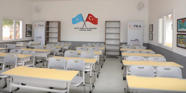 Somali’de Şehit Ömer Halisdemir Adına Türkçe Sınıfı Açıldı