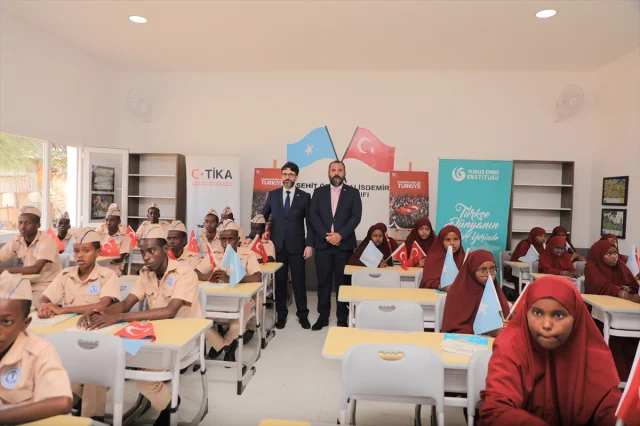 Somali’de Şehit Ömer Halisdemir Adına Türkçe Sınıfı Açıldı