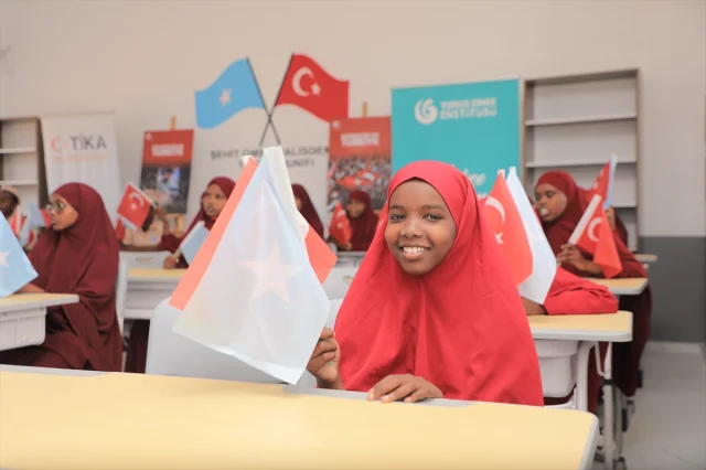 Somali’de Şehit Ömer Halisdemir Adına Türkçe Sınıfı Açıldı