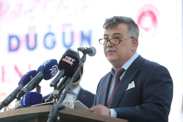 Siirt'te 40 Çift Polislerin Sağdıç Olduğu Törende Evlendi
