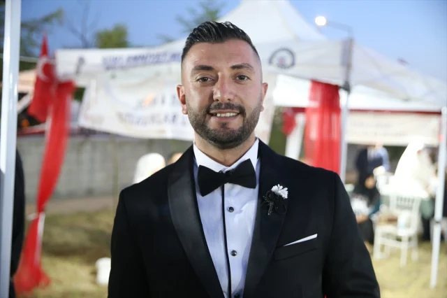 Siirt'te 40 Çift Polislerin Sağdıç Olduğu Törende Evlendi