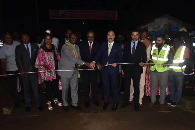 Kamerun'da Türkiye'nin Dostluk Işığı: TİKA'dan Anlamlı Proje