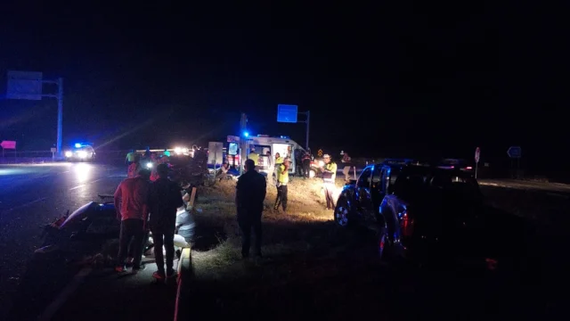 Eski Bitlis Valisi Erol Karaömeroğlu Kangal'da Trafik Kazası...