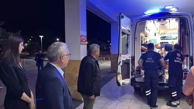 Eski Bitlis Valisi Erol Karaömeroğlu Kangal'da Trafik Kazasında Yaralandı