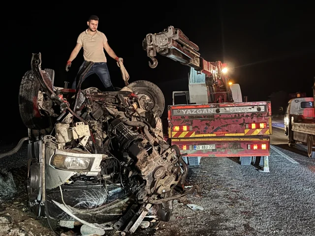 Nevşehir'de Feci Kaza: Minibüs ve Otomobil Çarpıştı, 5 Yaralı