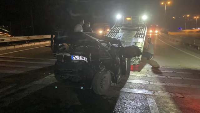 Karabük'te Gece Yarısı Trafik Kazası: Bir Kişi Hayatını Kaybetti, Bir Kişi Yaralandı