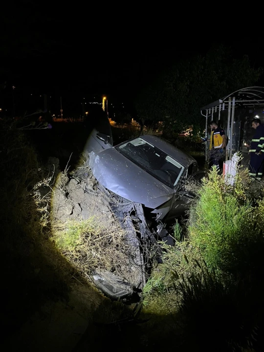 Amasya'da Su Kanalına Düşen Araç: Dört Kişi Yaralandı