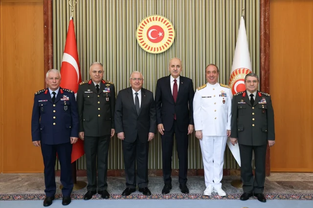 TBMM'de Önemli Buluşma: Milli Savunma Bakanı Güler ve TSK Komutanları Kurtulmuş ile Bir Araya Geldi