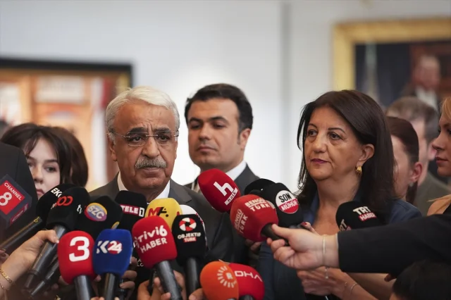 CHP Lideri Özgür Özel ve DEM Parti Heyeti Arasında Önemli Görüşme