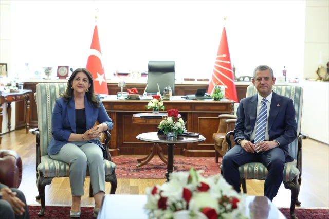 CHP Lideri Özgür Özel ve DEM Parti Heyeti Arasında Önemli Görüşme