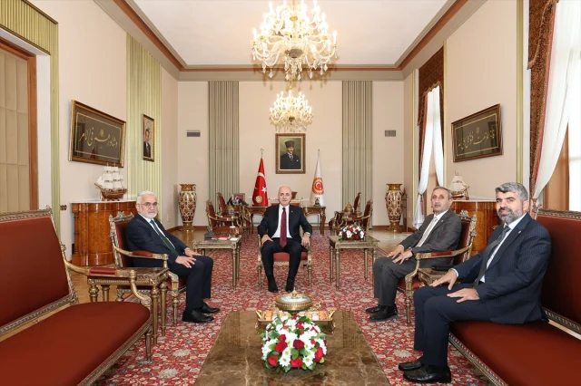 Numan Kurtulmuş ve HÜDA PAR Heyeti Bir Araya Geldi