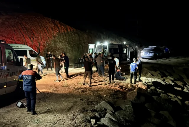 Kırşehir'de Gölette Feci Olay: 16 Yaşındaki Genç Hayatını Ka...