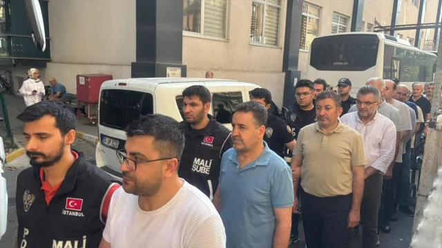 FETÖ Operasyonunda Gözaltına Alınan 51 Kişi İstanbul'da Adliyede