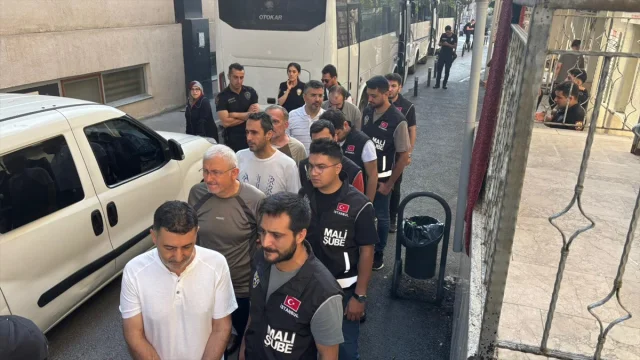 FETÖ Finans Operasyonunda Yakalananlar Adliyeye Sevk Edildi