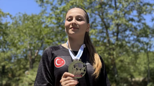 Milli Forma ile Altın Madalya Kazanan Berrin Tazıcı'nın Gözü...