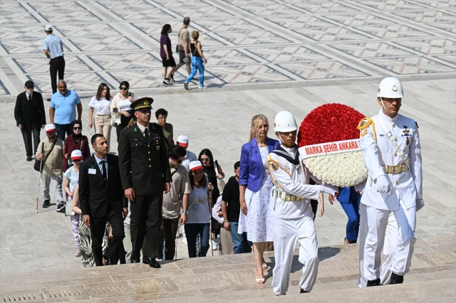 Anıtkabir'de Fark Yaratan Ziyaret: Görme Engelli Gençlerin Duyusal Yolculuğu