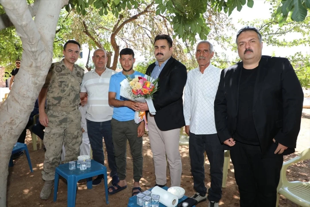 Metan Gazından Etkilenen Asker Viranşehir'de Evinde Ziyaret Edildi