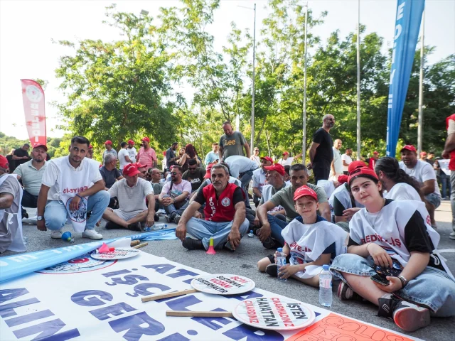İzmir’de İşçi Eylemi Uzlaşmayla Sona Erdi