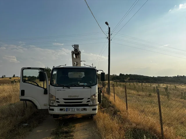 Uşak'ta Elektrik Tamirinde Feci Kaza: Genç Çalışan Hayatını Kaybetti