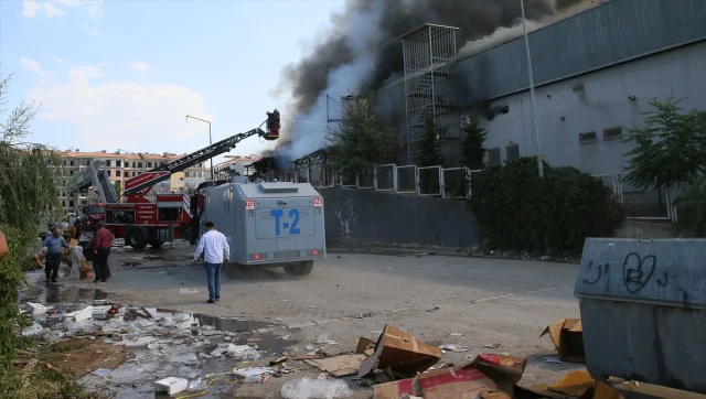 Malatya'da Hırdavat Mağazasında Çıkan Yangın Panik Yarattı