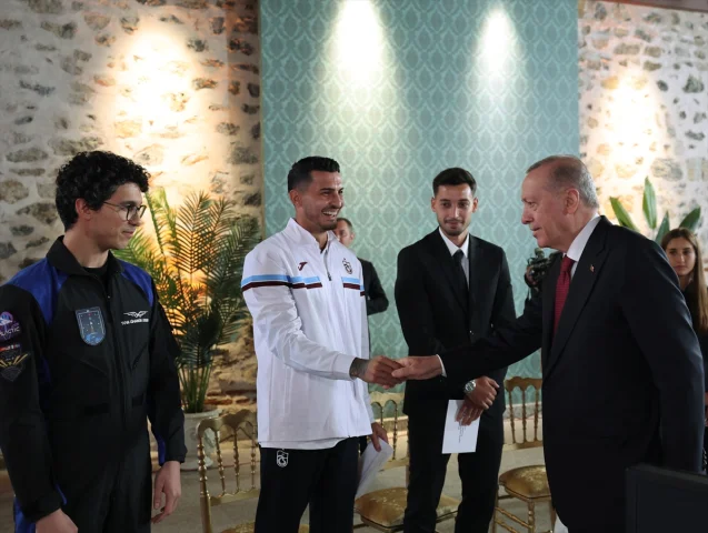 Erdoğan Gençlerle Sigara Mücadelesinde Buluştu
