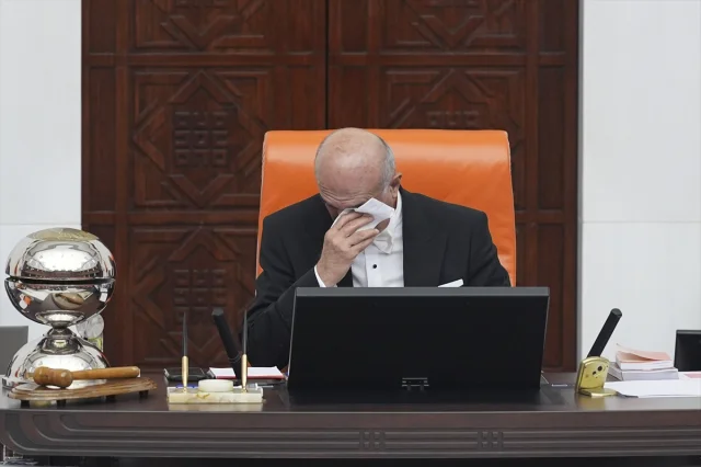 TBMM Genel Kurulu'nda Gergin Anlar ve Vefat Haberi