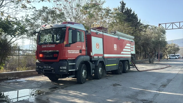 İzmir'de Çıkan Yangınla Mücadele: Detaylar ve Son Durum