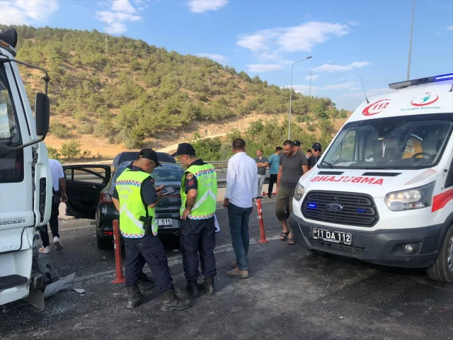 Sakarya Geyve Belediye Başkanı Trafik Kazası Sonrası Hastaneye Kaldırıldı