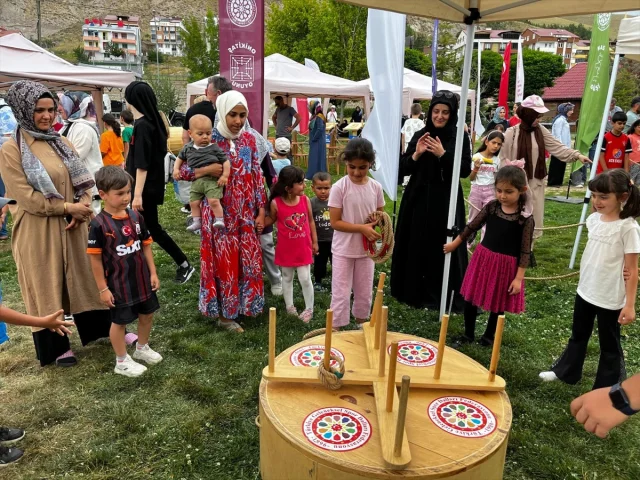 Bayburt'ta Geleneksel Oyunlar Şöleni Renkli Anlara Sahne Oldu