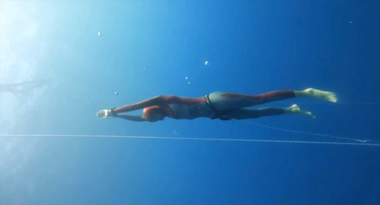 Birgül Erken'den Serbest Dalışta Türkiye Rekoru