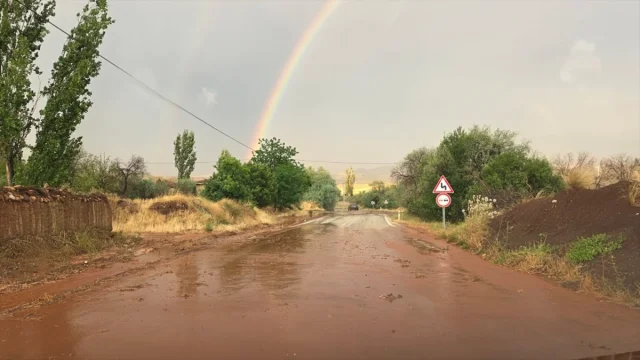 Çorum'da Şiddetli Sağanak Uyarısı Dereleri Taşırdı