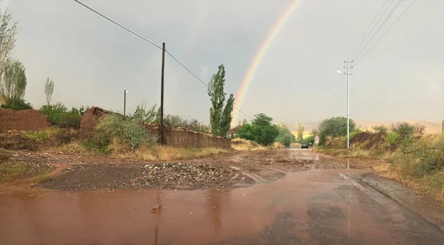 Çorum'da Şiddetli Sağanak Uyarısı Dereleri Taşırdı