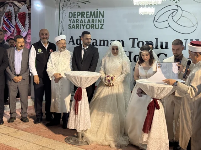Adıyaman'da Toplu Nikah: Diyanet Başkanı Erbaş'tan Aileye Vu...