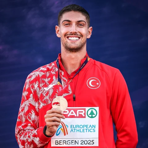 İsmail Nezir, Avrupa Atletizm Şampiyonası'nda Gümüş Madalya...