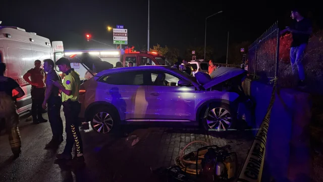 Bursa'da Trafik Kazası: Cip ve Otomobil Çarpıştı, 8 Kişi Yar...