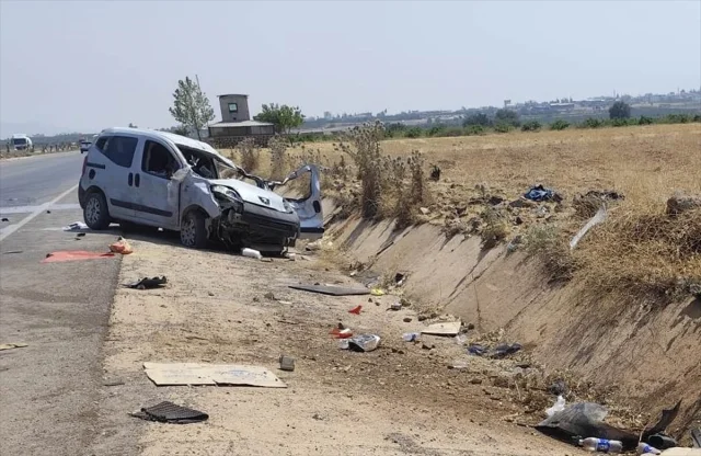 Gaziantep'te Bariyerlere Çarpan Araç Kazasında Sürücü Hayatı...