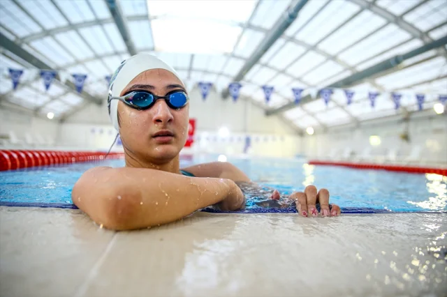 Paralimpik Yüzücü Melda Kolayca 2028 Los Angeles Olimpiyatları İçin Hazırlanıyor