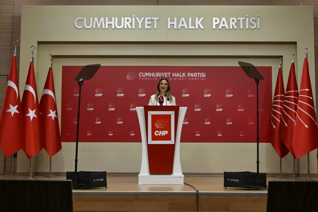 Nazlıaka'dan Yarım Zamanlı Çalışma Yönetmeliğine Tepki
