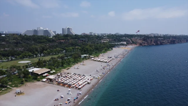 Antalya Sıcak Hava Dalgasıyla Mücadele Ediyor