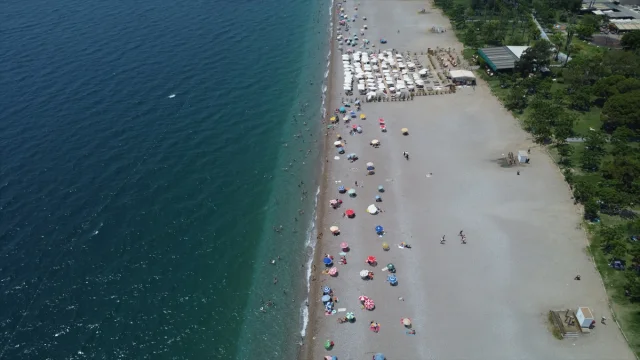 Antalya Sıcak Hava Dalgasıyla Mücadele Ediyor