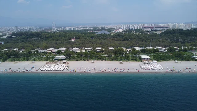 Antalya Sıcak Hava Dalgasıyla Mücadele Ediyor