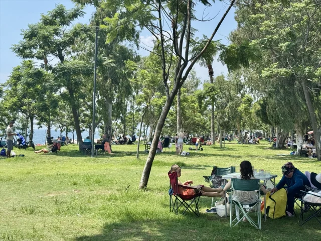 Antalya Sıcak Hava Dalgasıyla Mücadele Ediyor