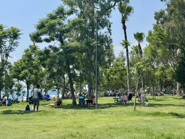 Antalya Sıcak Hava Dalgasıyla Mücadele Ediyor