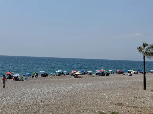 Antalya Sıcak Hava Dalgasıyla Mücadele Ediyor