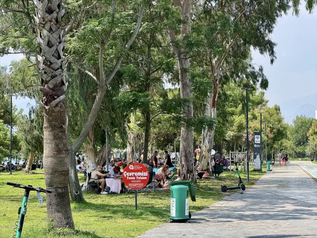 Antalya Sıcak Hava Dalgasıyla Mücadele Ediyor