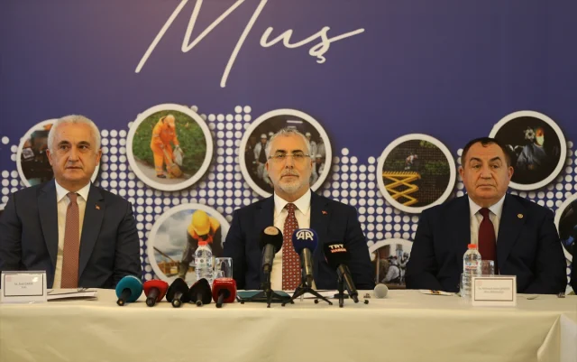 Bakan Vedat Işıkhan Muş'ta: Türkiye'nin Gelecek Vizyonu ve İş Gücü