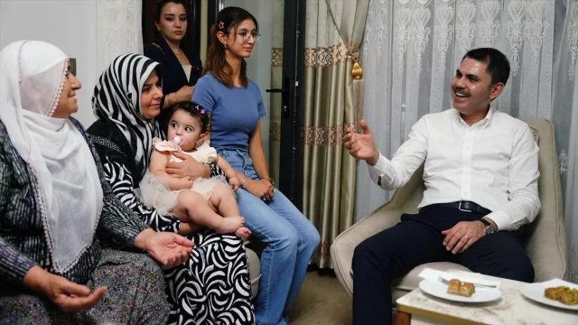 Bakan Kurum Malatya'da Yeni Evlerine Kavuşan Depremzedeleri Ziyaret Etti