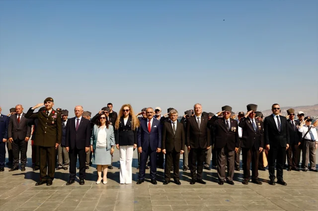 İzmir'de "Kıbrıs Barış Harekatı"nın 51. Yılı Coşkuyla Kutlandı