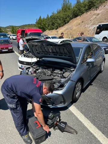 Balıkesir'de Zincirleme Kaza 4 Kişiyi Yaraladı